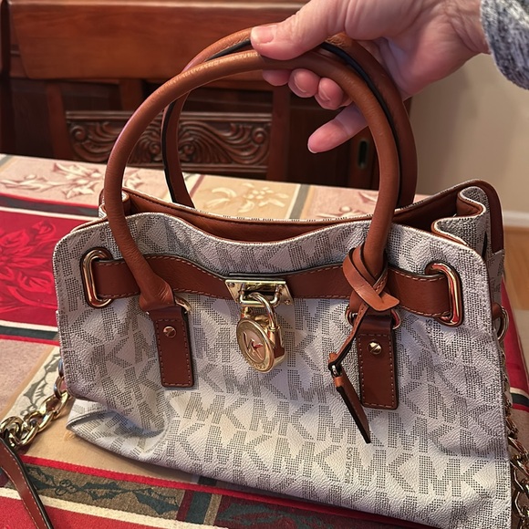 MK handbag and wallet set bought at Same times white w/tan handbag - Picture 9 of 16